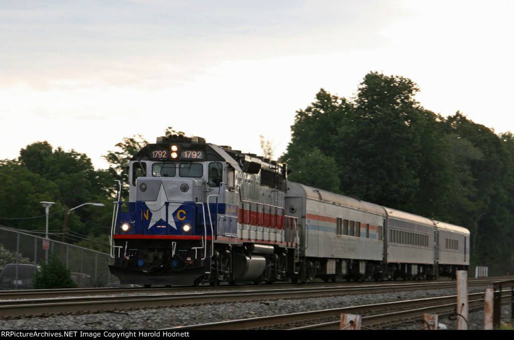 RNCX 1792 leads train 73 southbound early in the morning